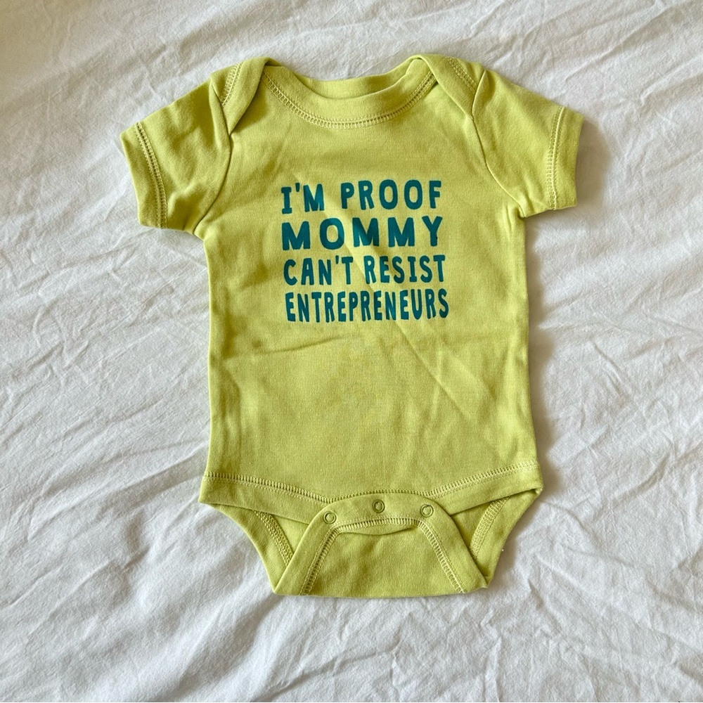 Kid / Child “Mama can’t resist” onesie (0-3M)
